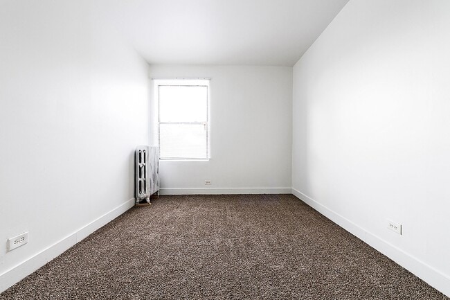 808 W 76th