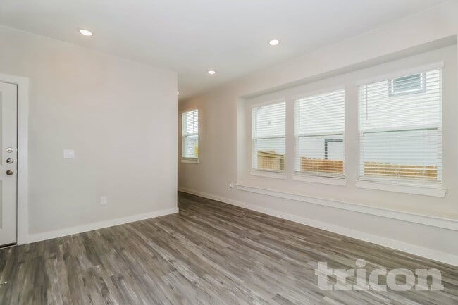 Photo - 620 Raglands Rd