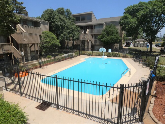 Lodge West Apartments - Lodge West Apartments