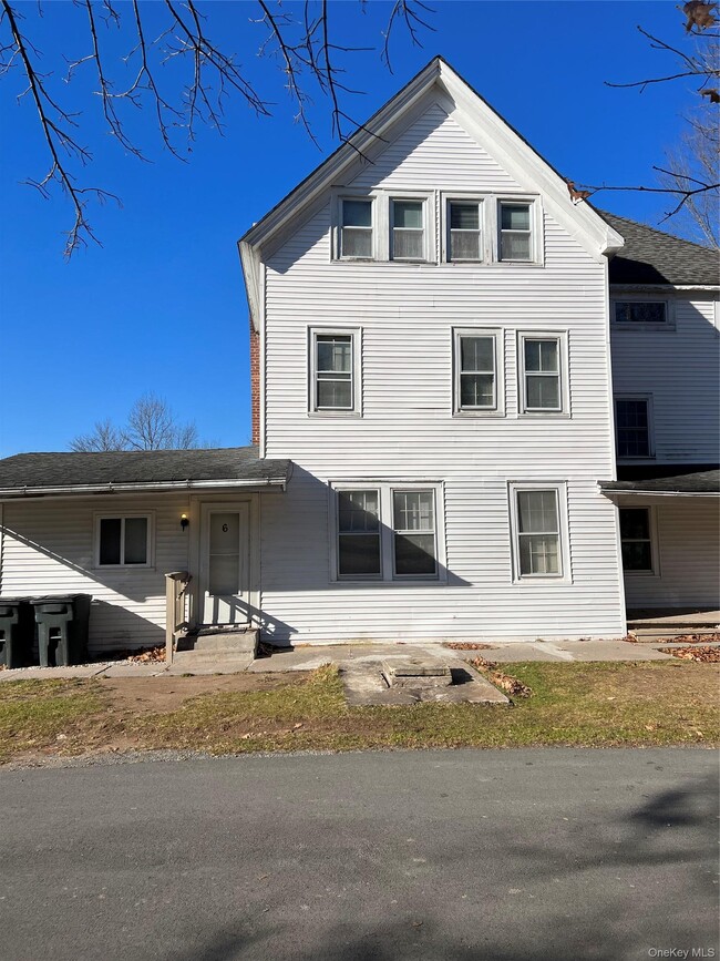 Building Photo - 955 NY-52 Unit 1