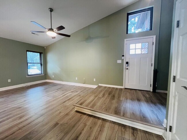 Photo - 1002 Timber Creek Dr