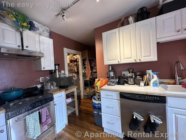 Building Photo - 111 Woodstock St Unit #3