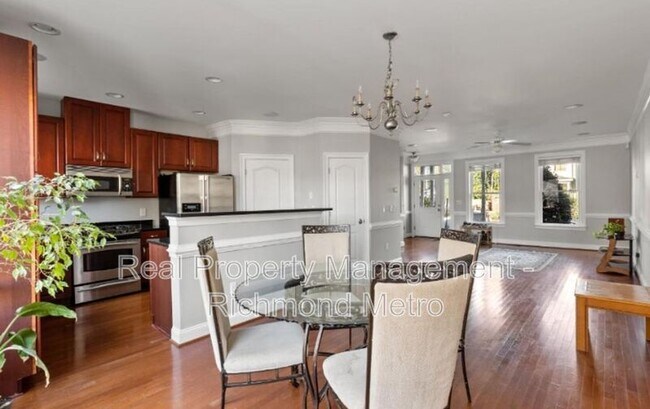 Photo - 711 Holly St