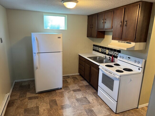 Photo - 695 Jackson Ave SW Unit 4