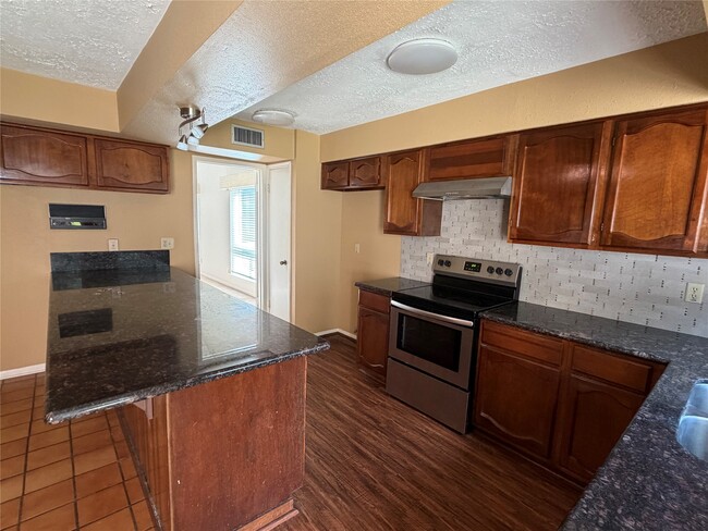 Photo - 2535 Coopers Post Ln