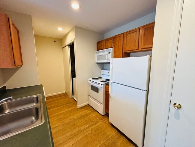 Photo - 800 Orchard St Unit 200