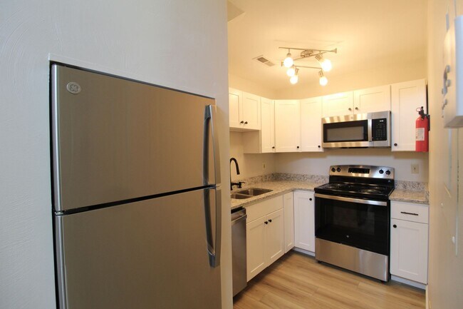 Photo - 1408 Bradley Dr