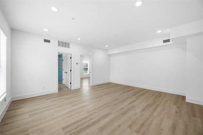 Building Photo - 5406 San Jose St Unit B2
