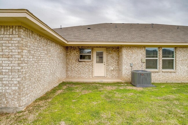 Photo - 1/2 Off First Month Unidad 1606 B Granbury Rd