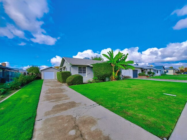 Photo - Single-Level 2BR Apartment with Garage in Fresno!