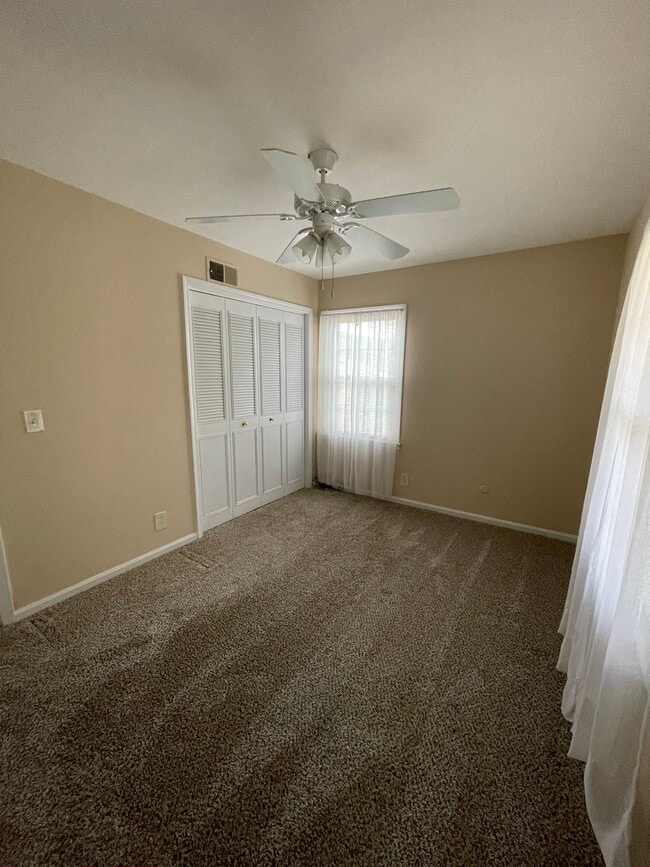 Bedroom - 2105 Young St Unit A