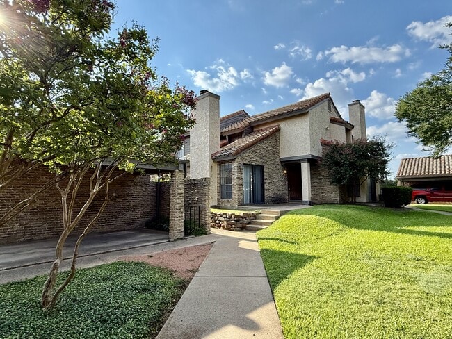 Building Photo - 777 Custer Rd Rental