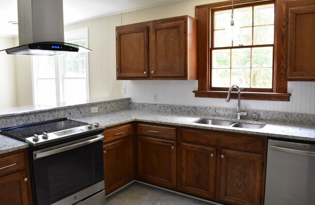 Photo - 3 BR, 2 BA West End Rancher