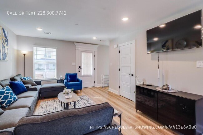 Photo - 142 Coral Breeze Drive