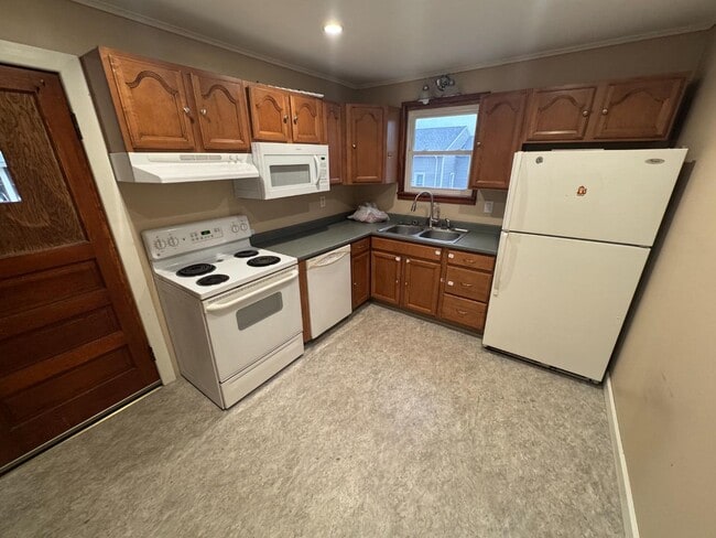 Photo - 379 E 3rd St