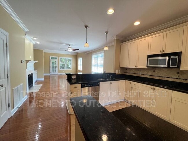 Photo - 2210 Westdale Dr