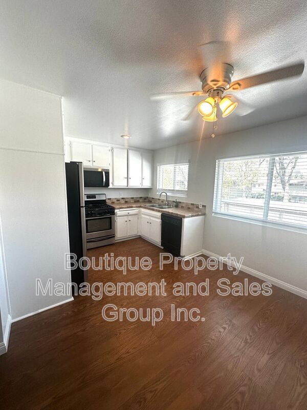 Photo - 660 S Glassell St