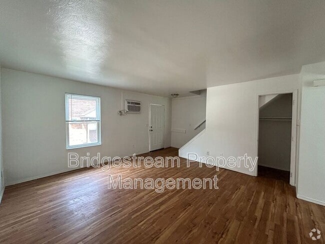 Building Photo - 227 Gilbert Ave Rental