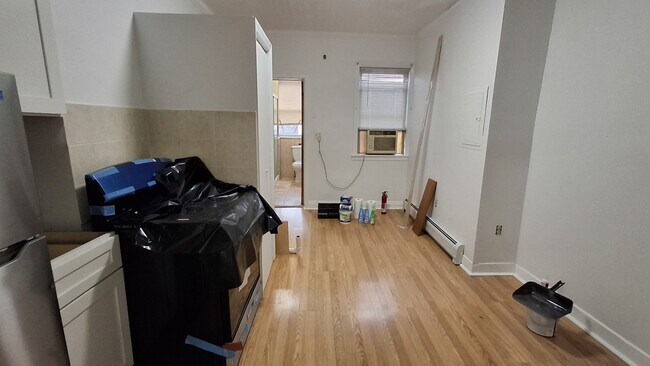 Kitchen - 404 Madison St Unit 2L