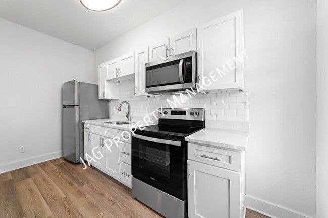 Photo - 931 Rubel St