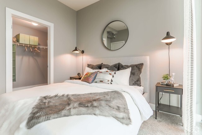 Chatum: 1 Bed/ 1 Bath - Bedroom