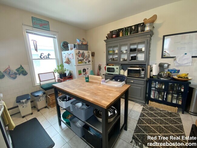 Photo - 1498 Centre St Unit 2