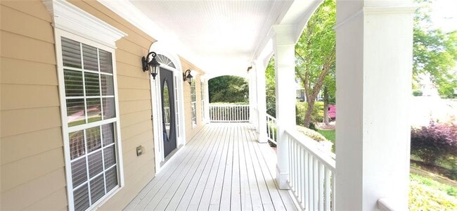 Photo - 606 Lakeshore Ct