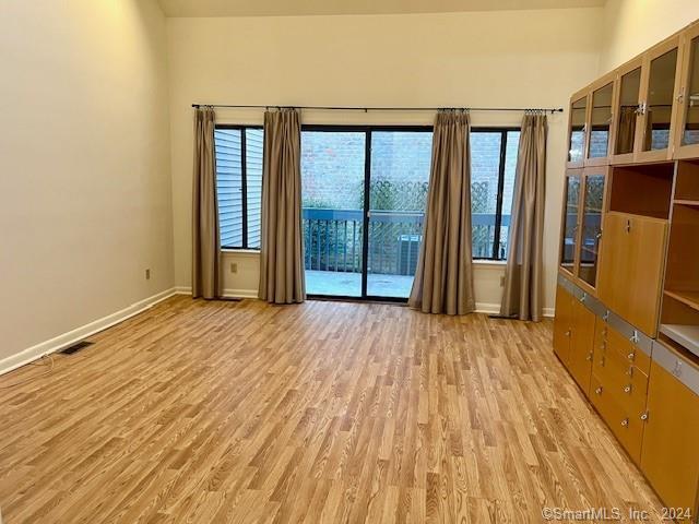 Photo - 2437 Bedford St Unit F21