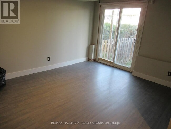 Photo - 81 Lightfoot Pl