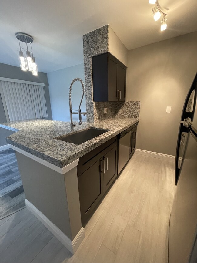 Photo - 2803 N Oakland Forest Dr