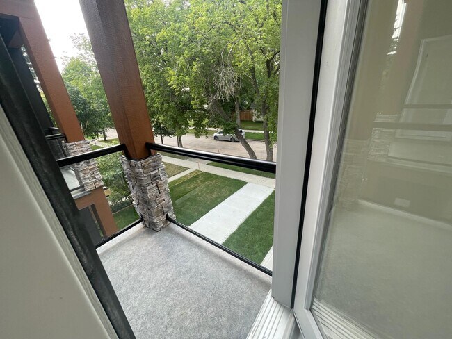 Photo - 1044 Dumas Ave