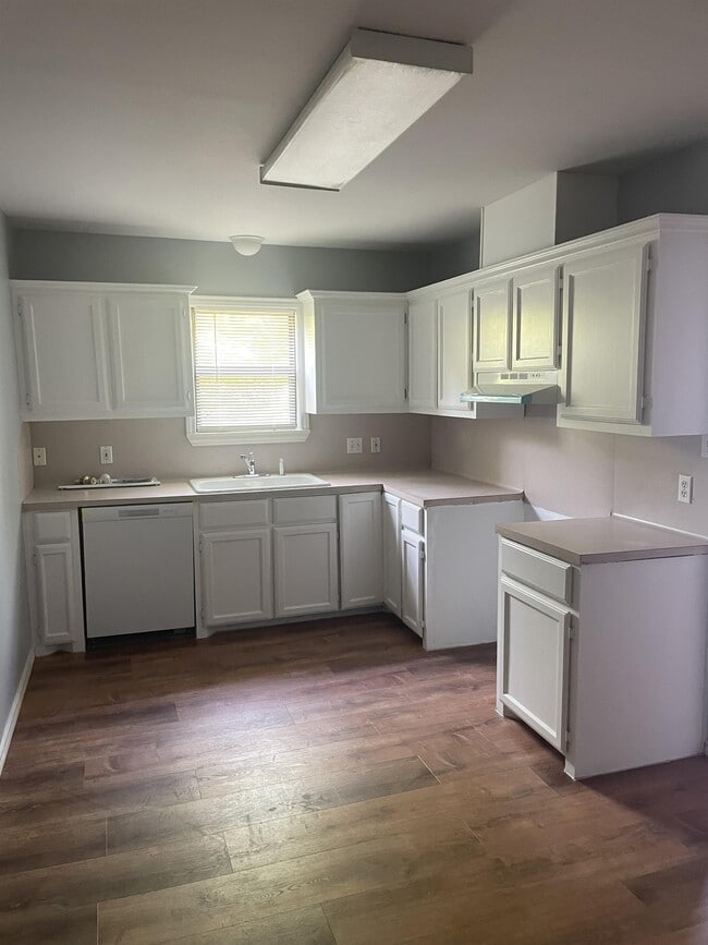 Photo - 329 N 8th St