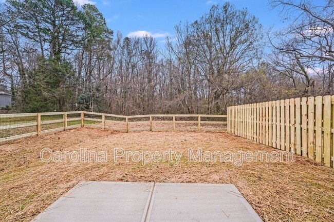 Photo - 645 Brookwood St