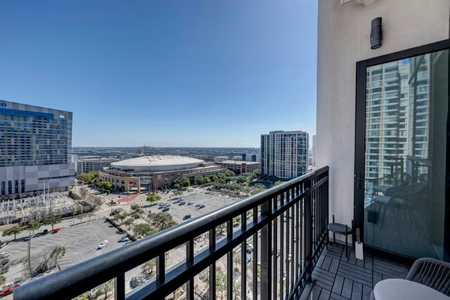 Photo - 1211 Caroline St Unidad 1501