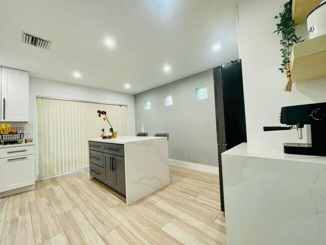 Photo - 4231 NW 1st Dr