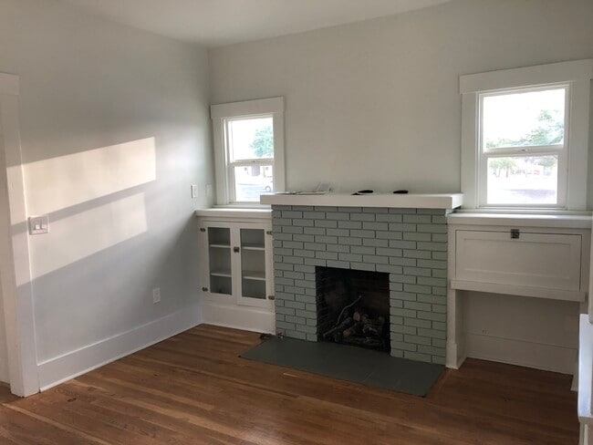 Photo - 426 E Helen St Unit E Helen St R side