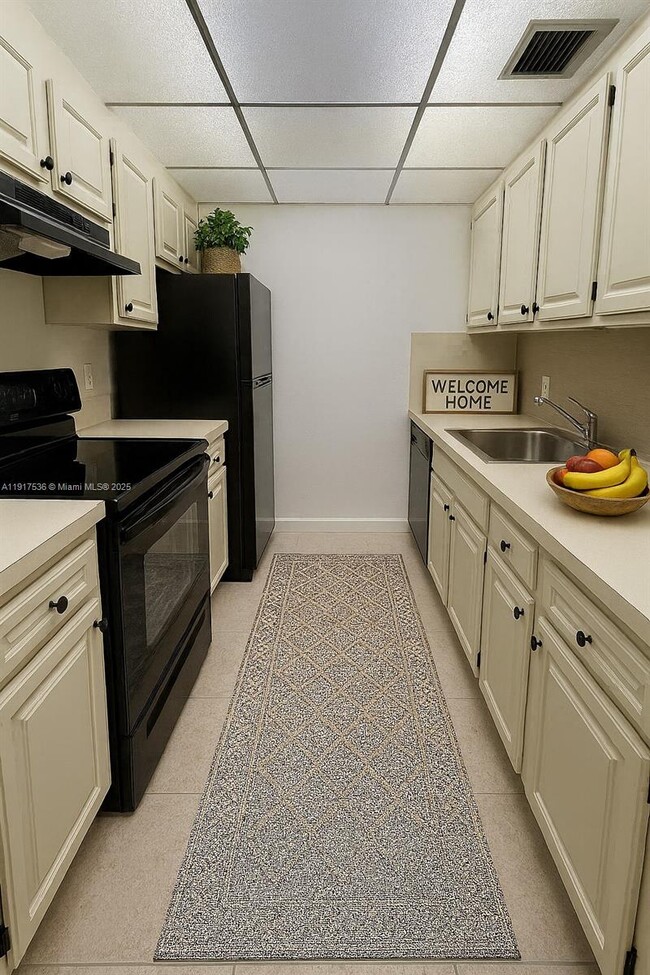 Building Photo - 300 SW 134th Way Unit 107E