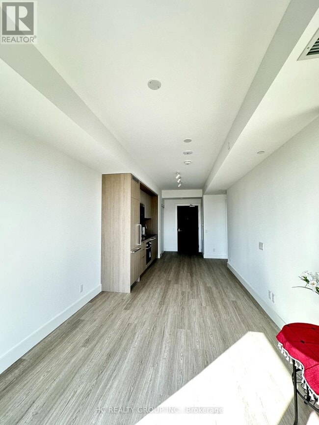 Photo - 6 Greenbriar Rd Unit 916