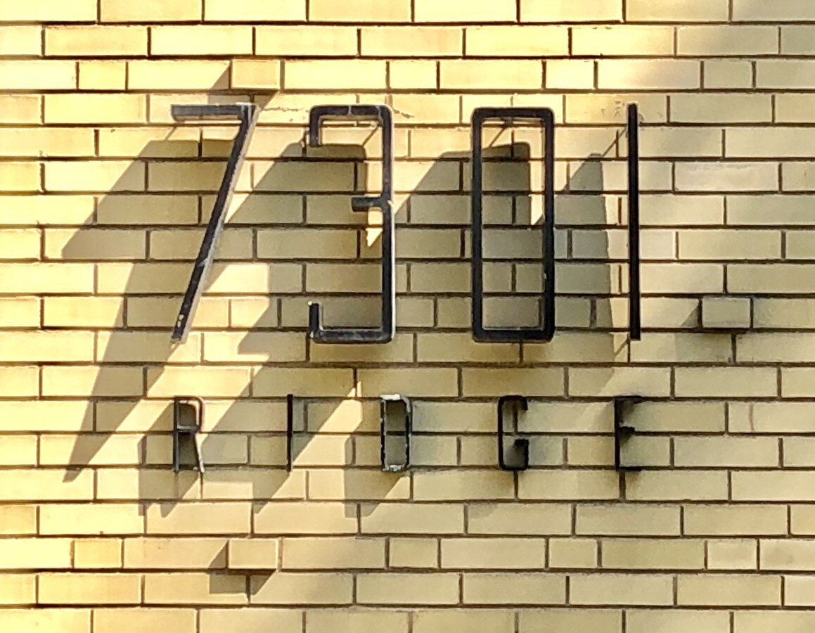 Photo - 7301 N Ridge Blvd Apartments