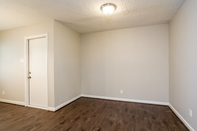 Photo - 3206 Teakwood Cir