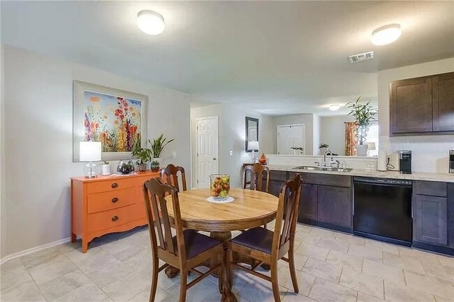 Photo - 10120 Sussex Pl