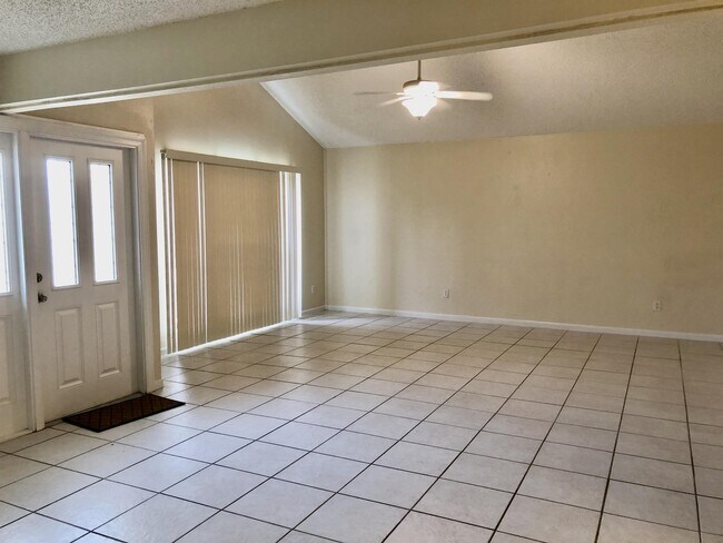 Photo - 7247 Albany Rd