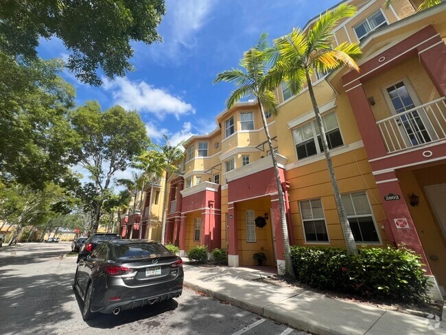 Building Photo - 3804 Shoma Dr Rental