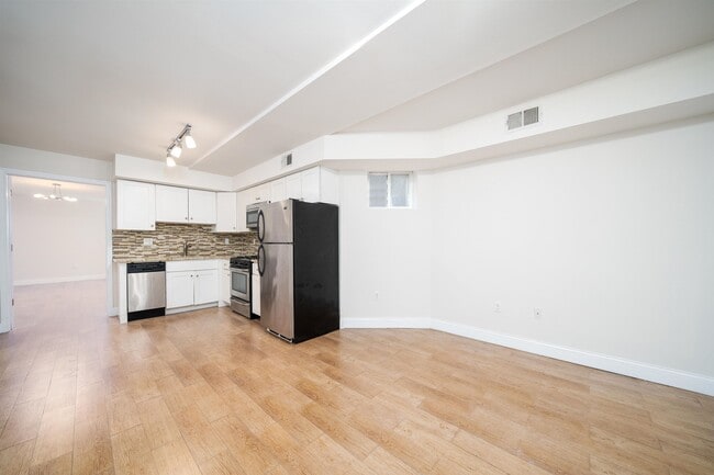 Photo - 149 WEBSTER Ave Unit GL aka B