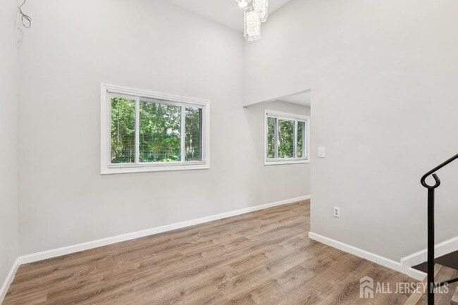 Photo - 5 E Waverly Dr