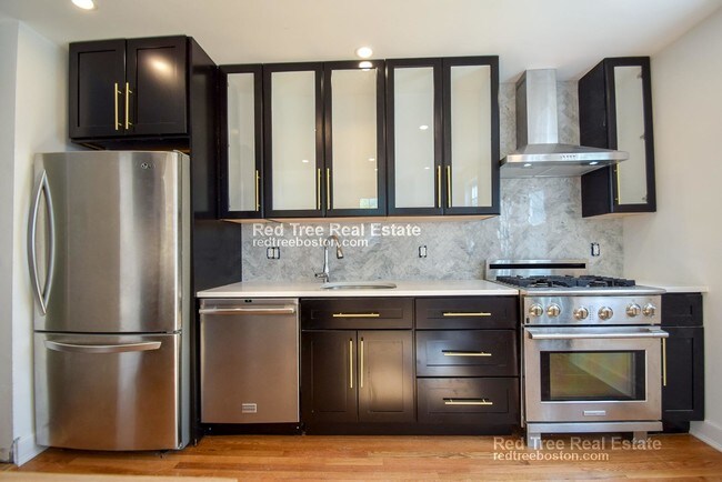 Photo - 32 Cedar St Unit RIGHT SIDE