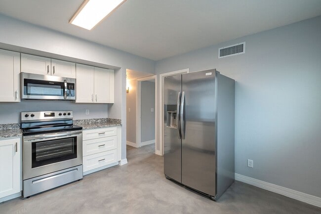 56-58 N Martin Ave