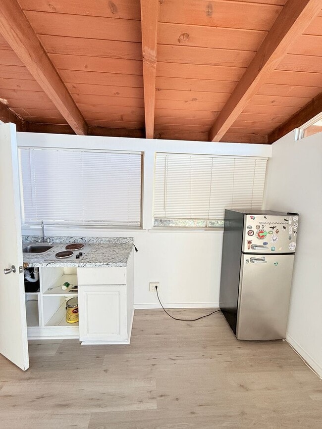 Photo - 401 N Lupine St Unit C