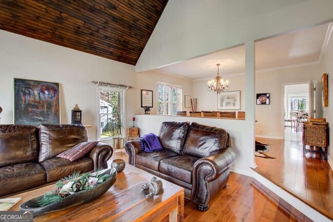 Photo - 620 Allen Ct NW