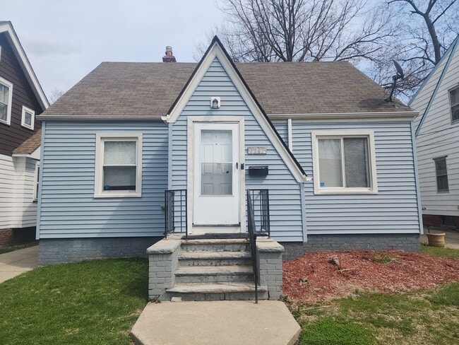 Building Photo - 3 Bed 1 Bath Bungalow